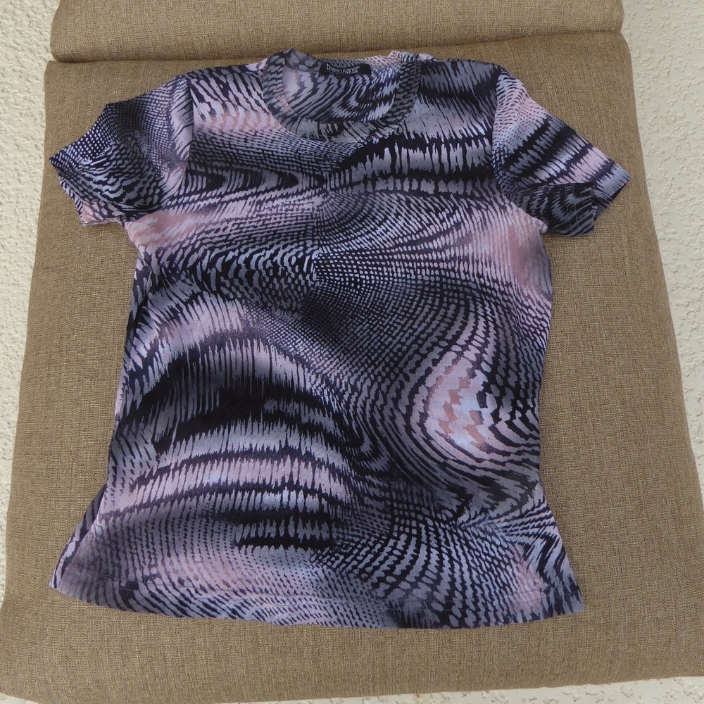 Black printed tee